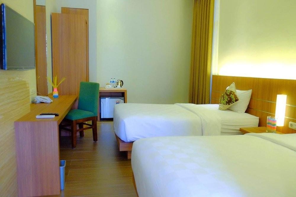 Lotus Hotel Subang Exterior photo