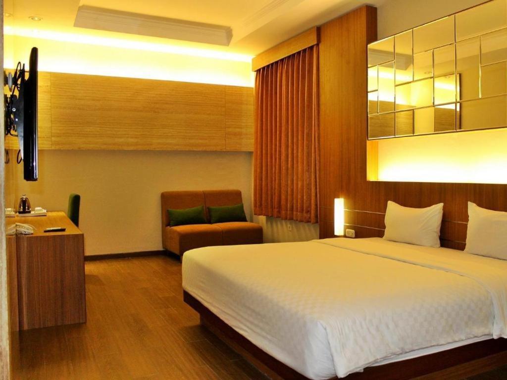 Lotus Hotel Subang Exterior photo