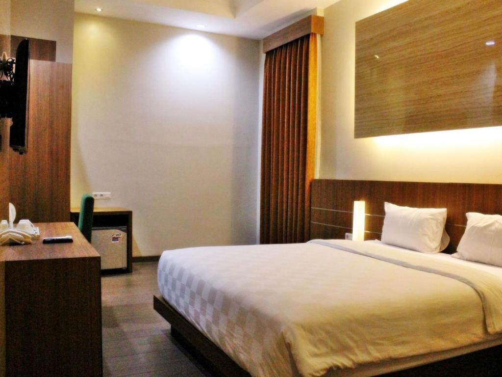 Lotus Hotel Subang Exterior photo