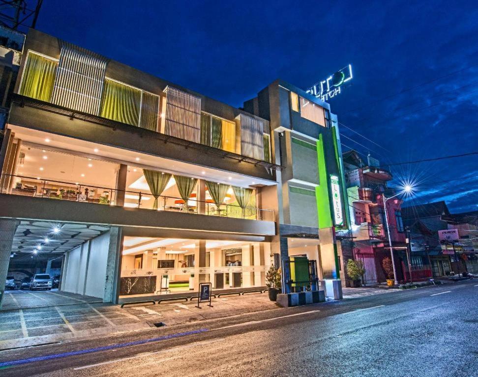 Lotus Hotel Subang Exterior photo