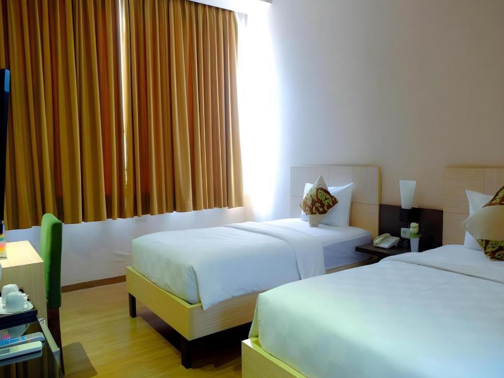 Lotus Hotel Subang Exterior photo
