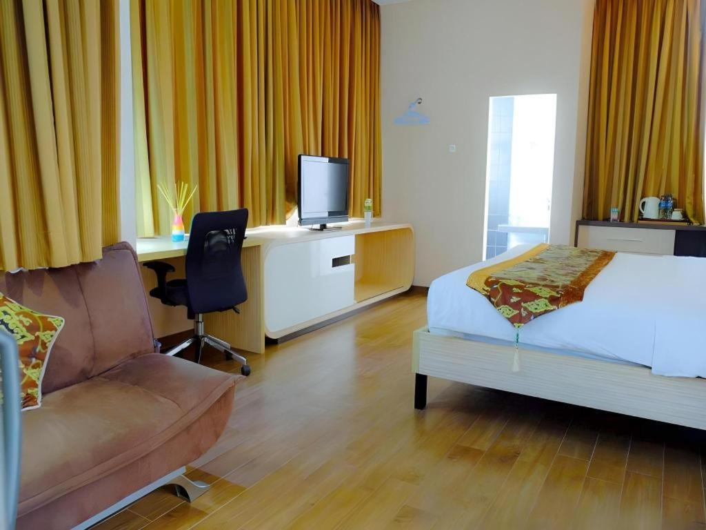Lotus Hotel Subang Exterior photo