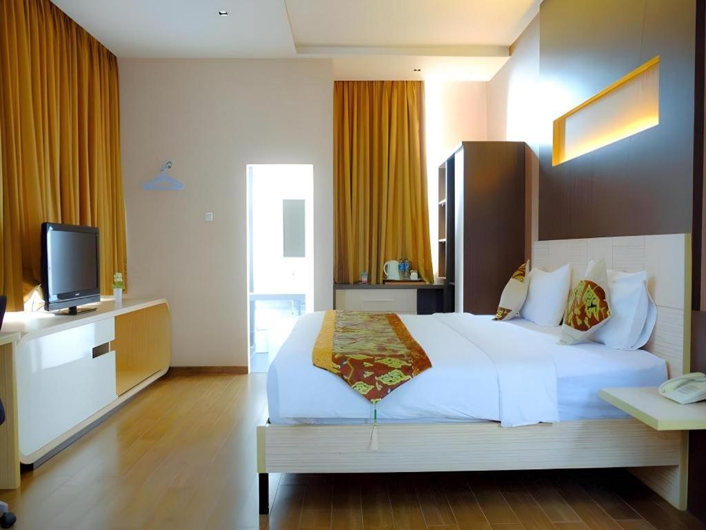 Lotus Hotel Subang Exterior photo