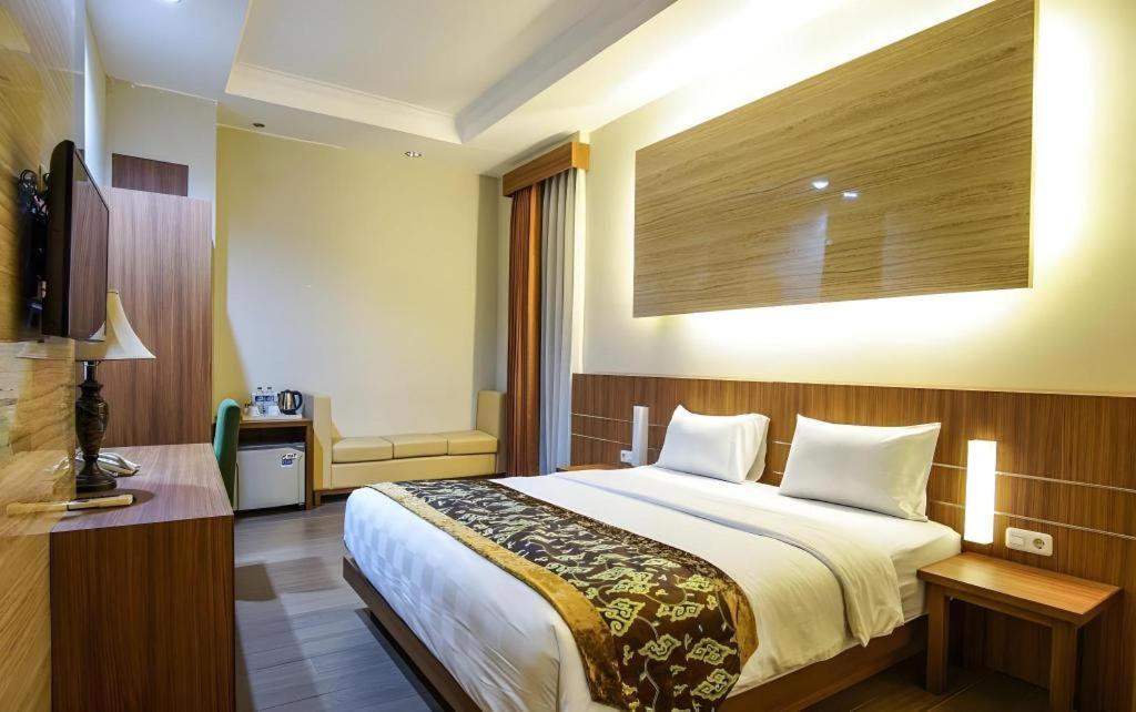 Lotus Hotel Subang Exterior photo