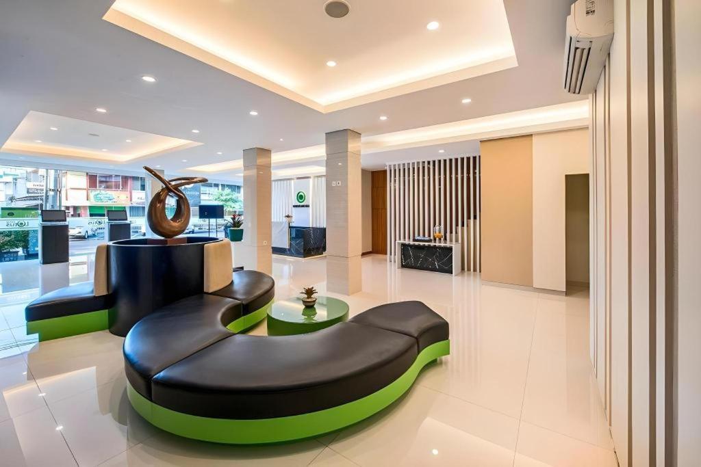 Lotus Hotel Subang Exterior photo