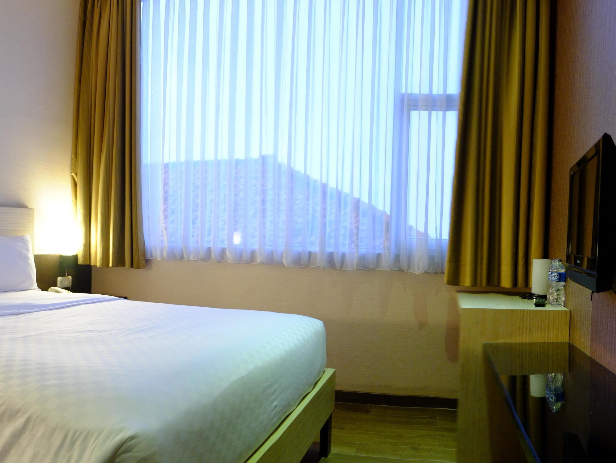 Lotus Hotel Subang Exterior photo