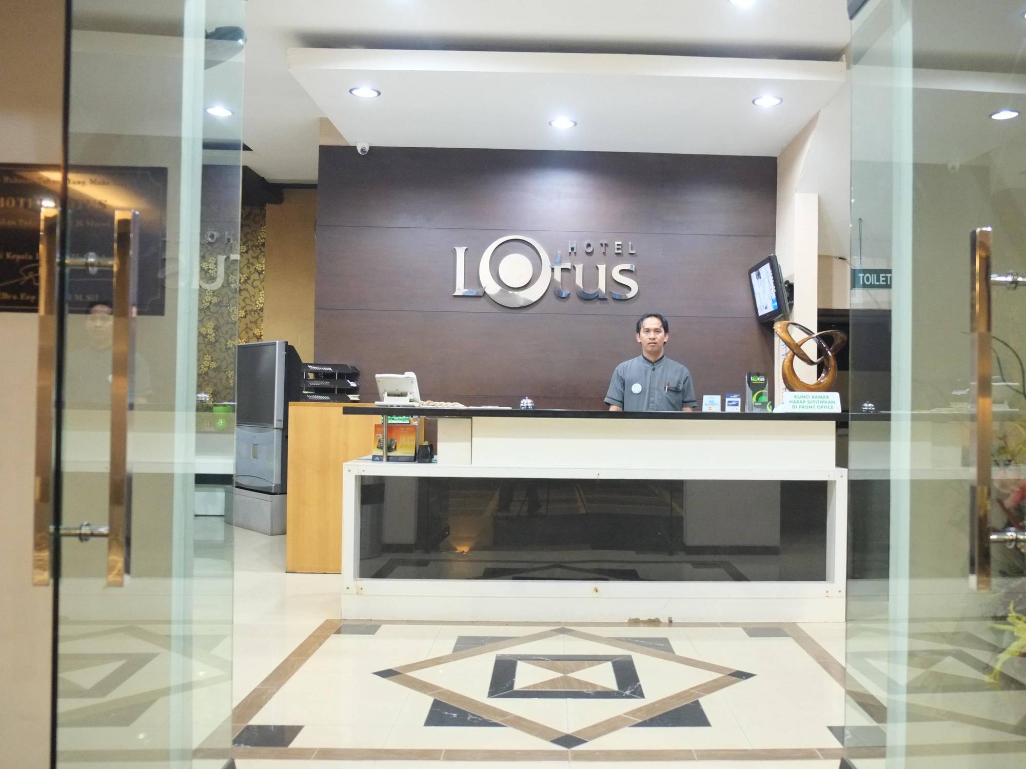 Lotus Hotel Subang Exterior photo