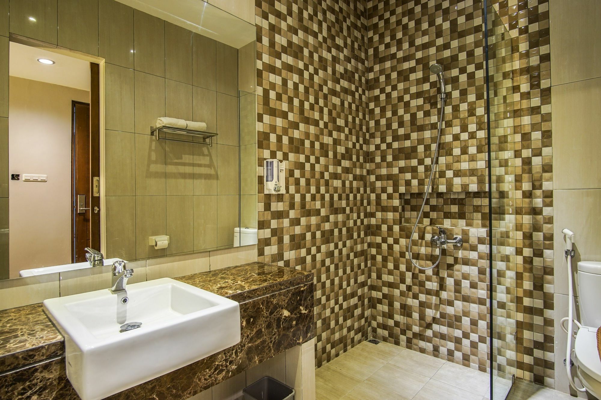 Lotus Hotel Subang Exterior photo