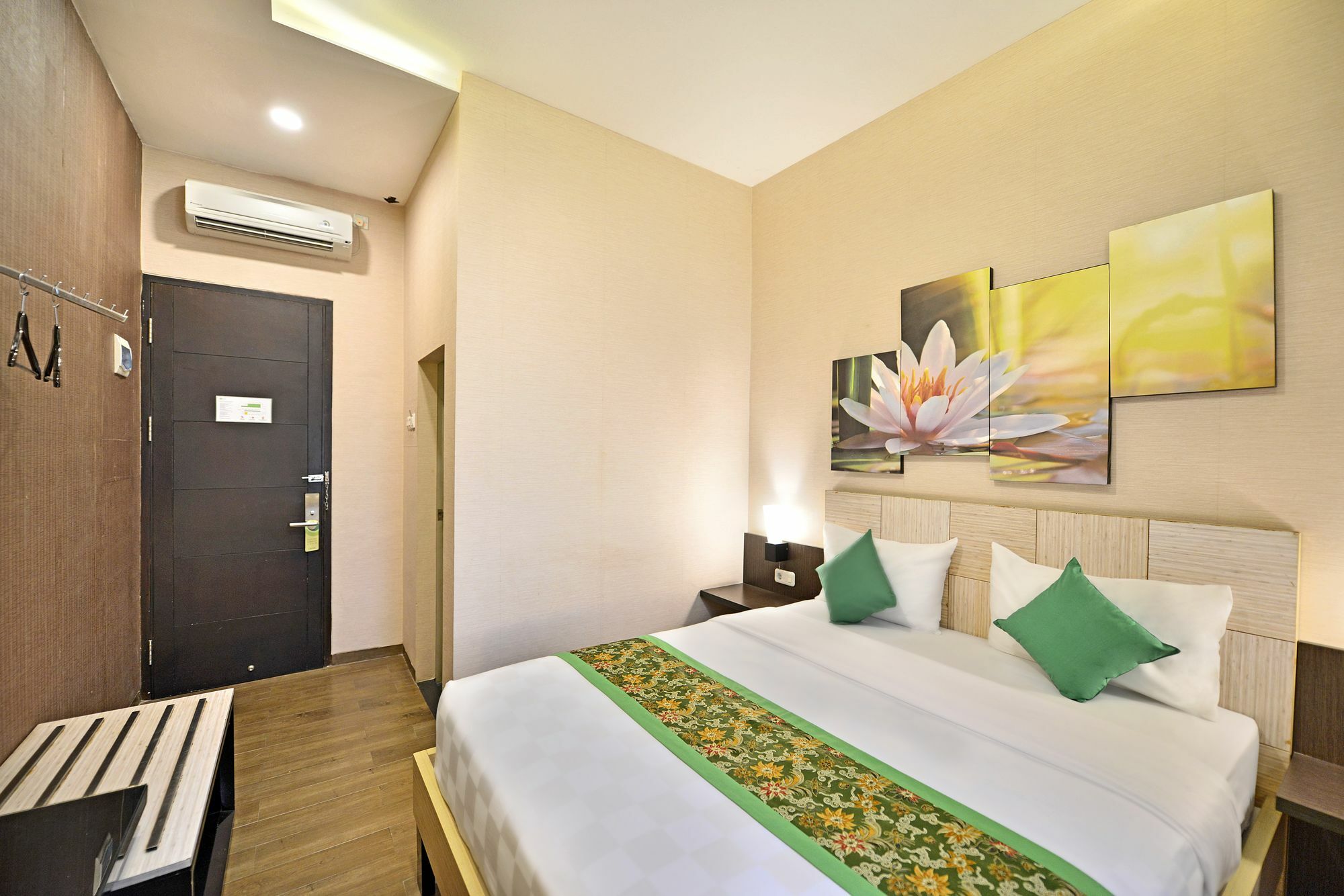 Lotus Hotel Subang Exterior photo