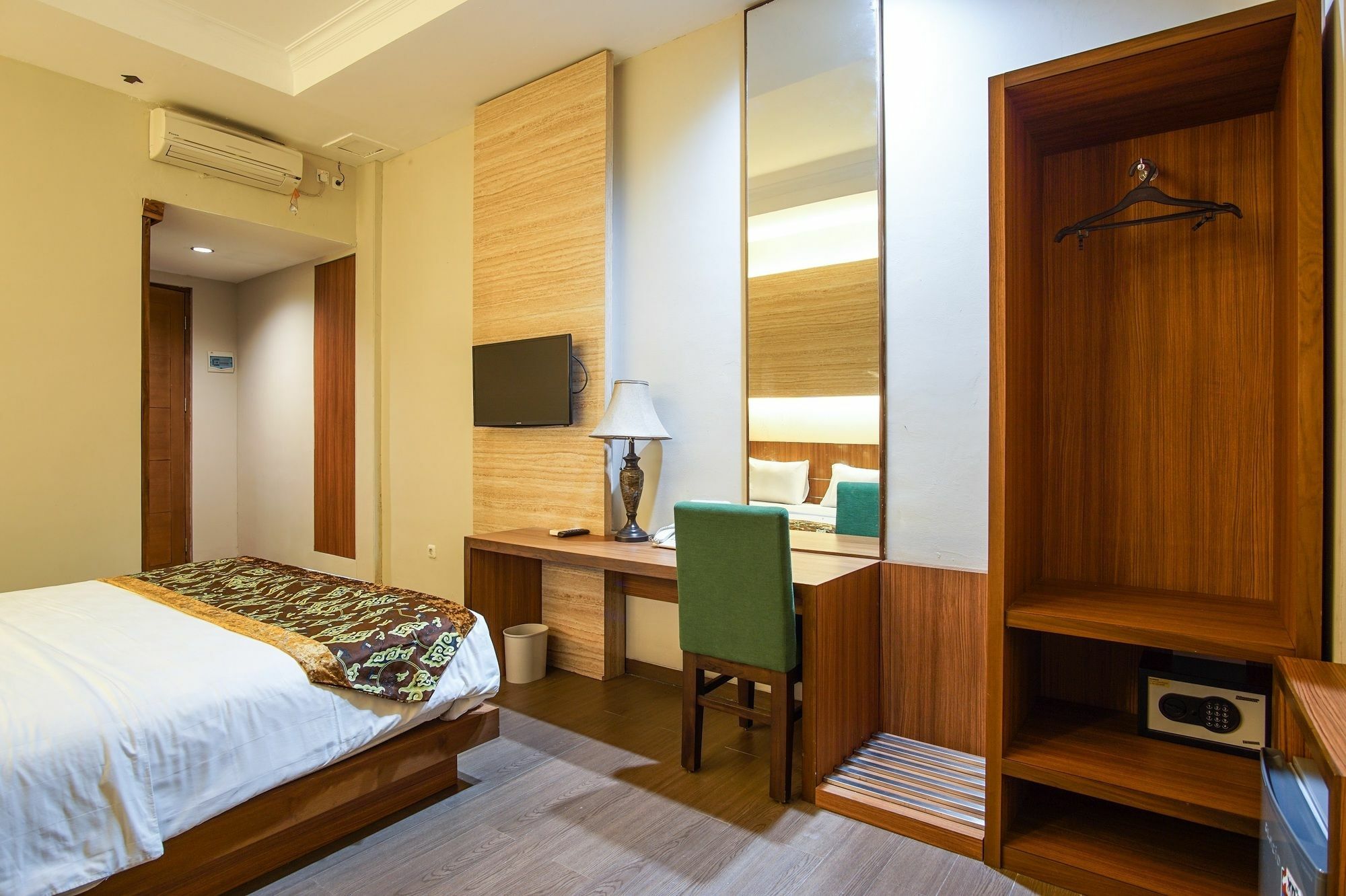 Lotus Hotel Subang Exterior photo