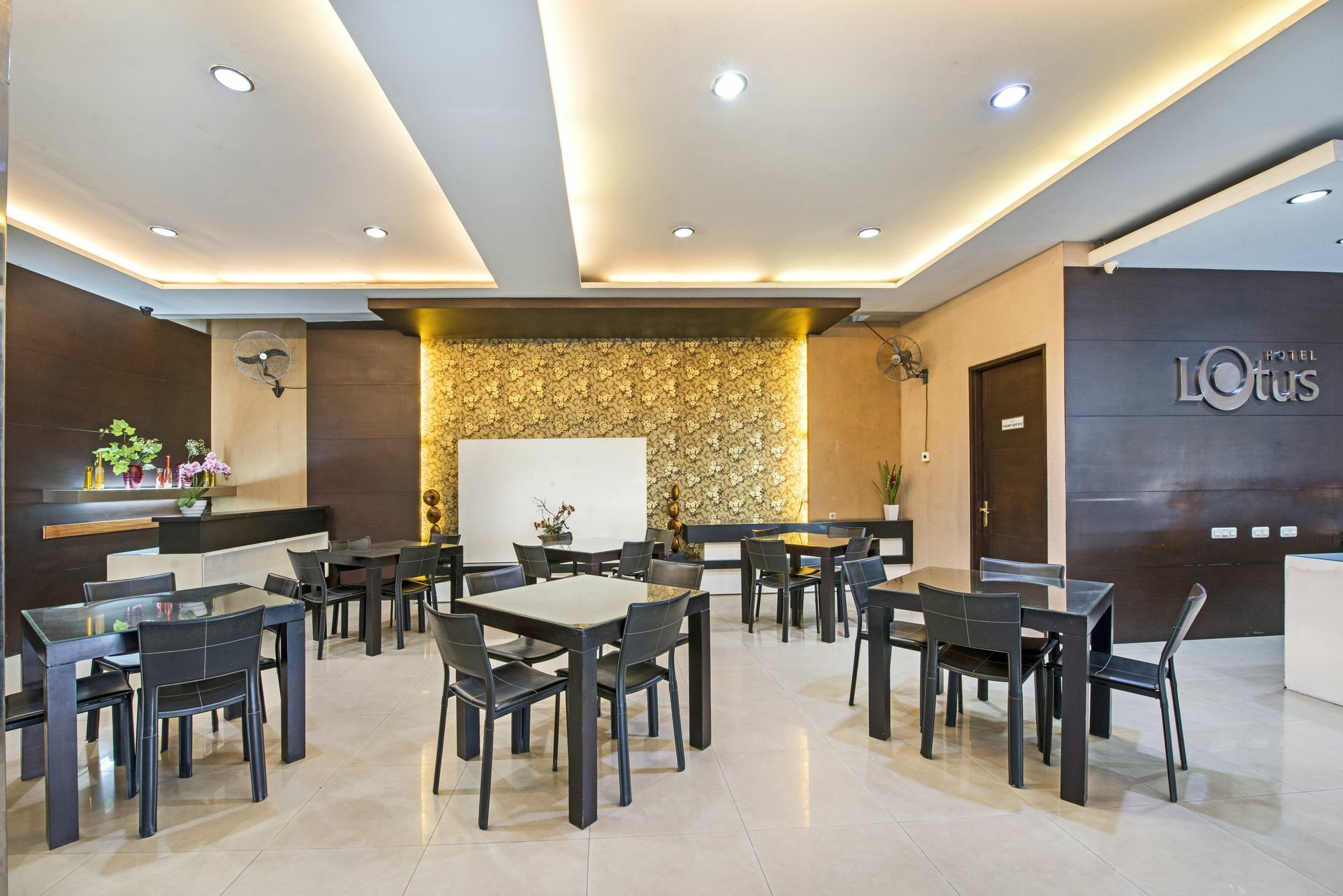 Lotus Hotel Subang Exterior photo